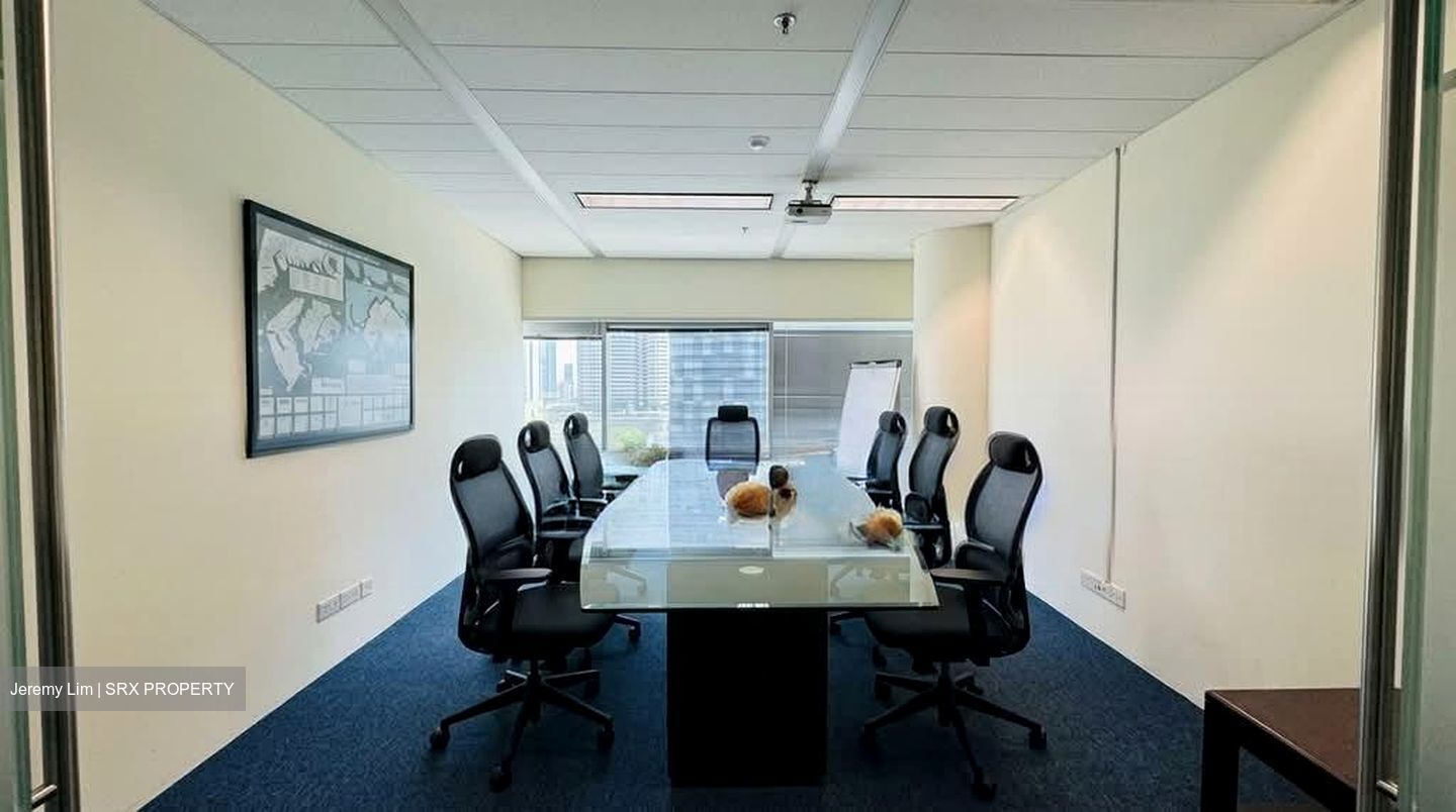 Gateway East (D7), Office #556753151